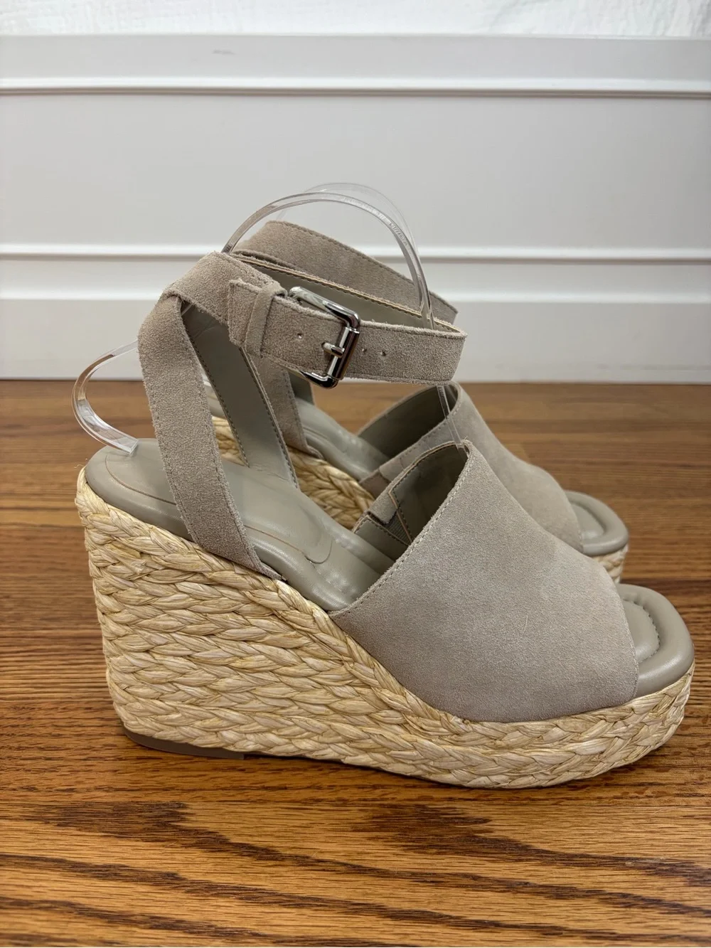 NWOB Marc Fisher LTD Nelly Ankle Strap Wedge Sandal Taupe Suede (10)